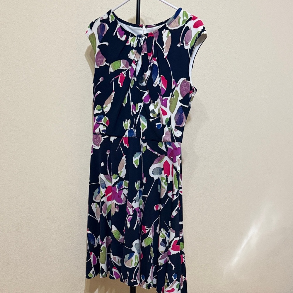 Chic Floral Navy Midi Dress